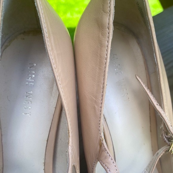 Nine West 4-1/2" High Heels, Camel, Size 9 - Picture 5 of 9